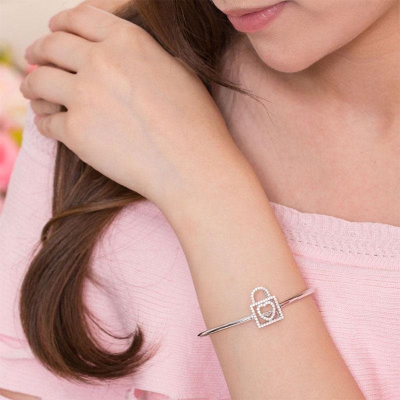 Heart Lock Dancing Stone Bangle